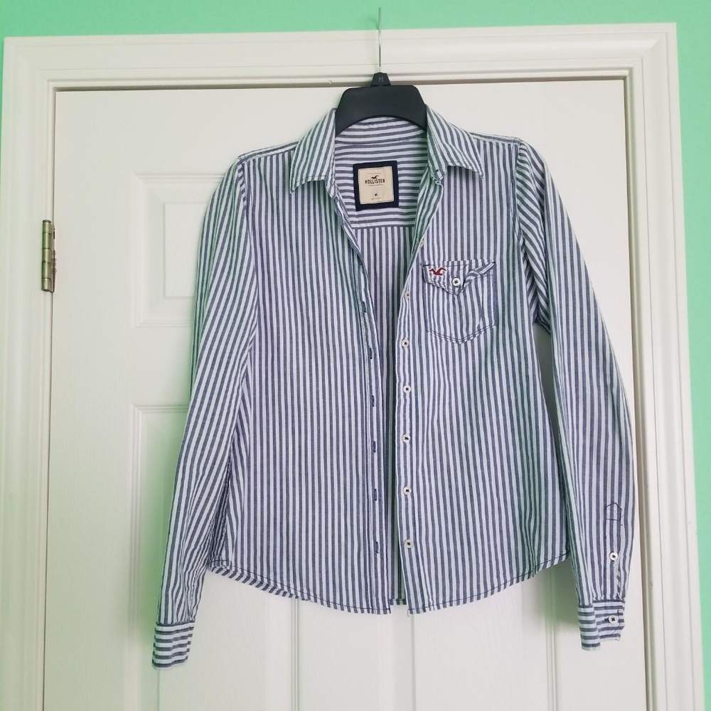 Blue and white button down long sleeve shirt